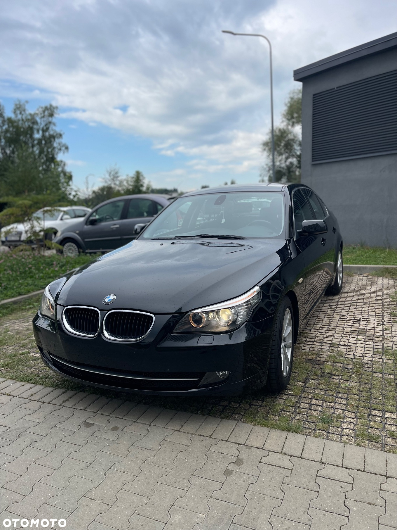 BMW Seria 5 520d Edition Sport - 4