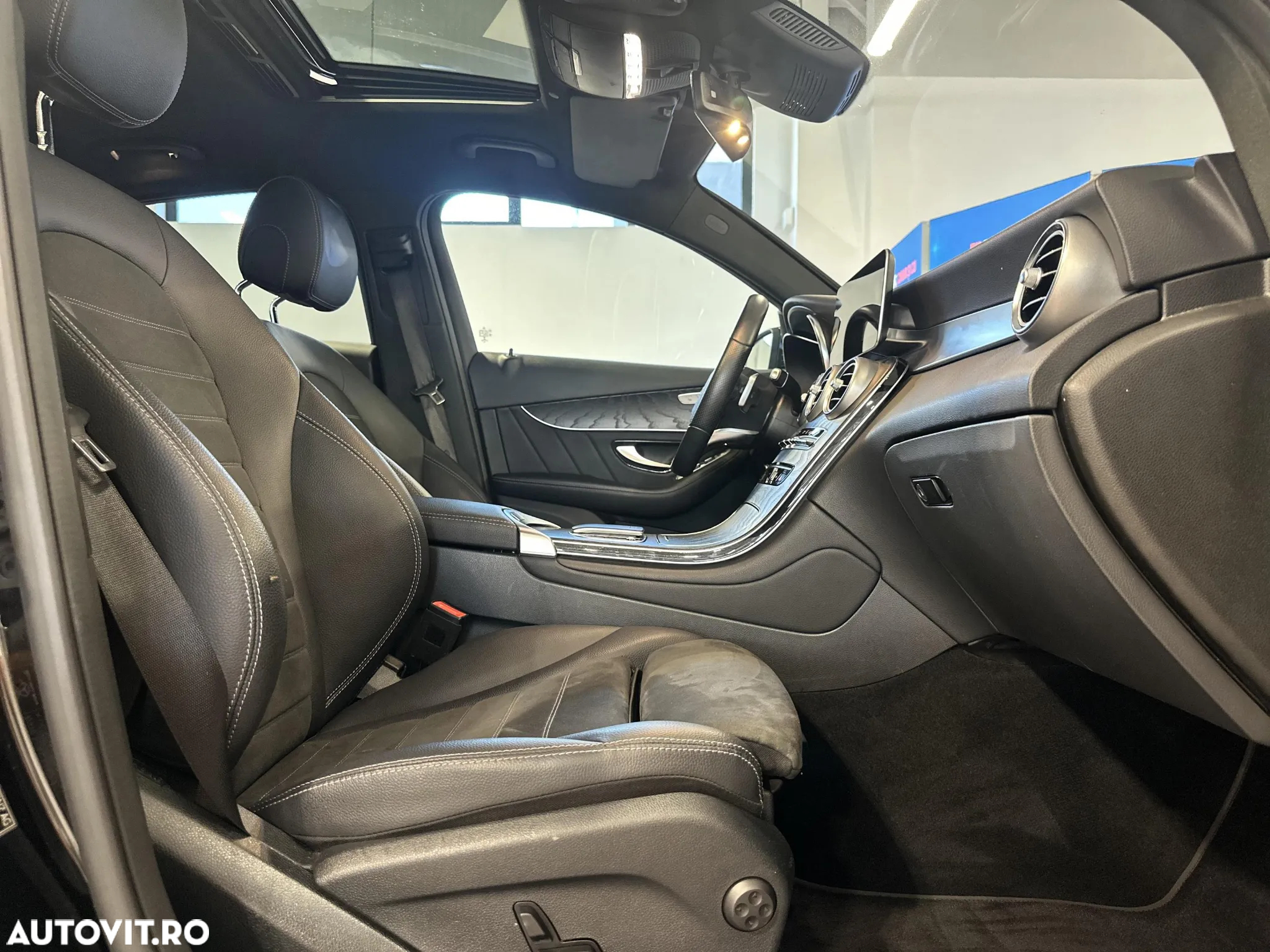 Mercedes-Benz GLC Coupe 300 e 4Matic 9G-TRONIC AMG Line - 11