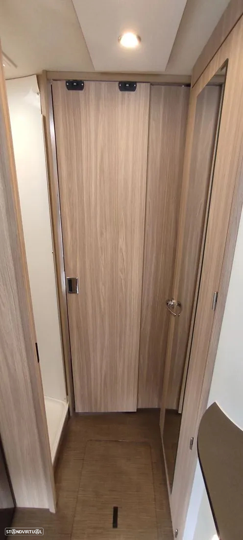 Burstner Ixeo I736 (Cama central - Sala face a face) - 8