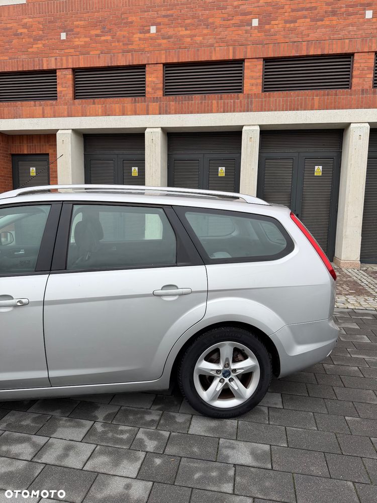 Ford Focus 1.6 16V Ambiente - 28