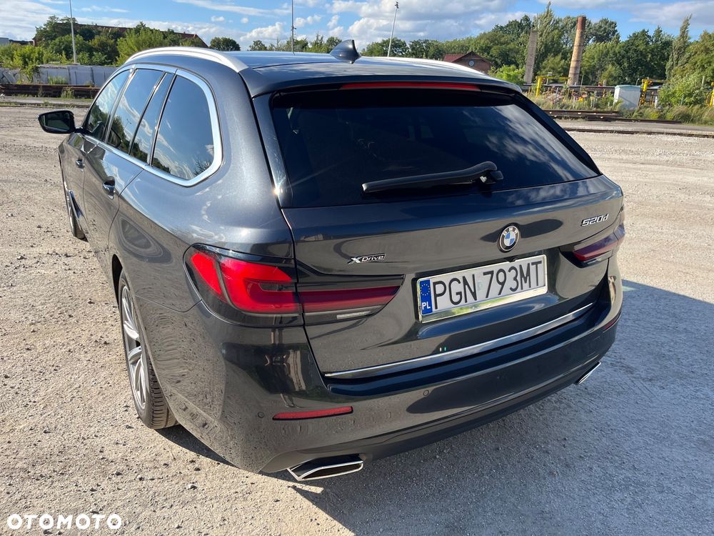 BMW Seria 5 520d xDrive - 11