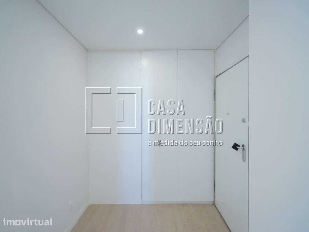 Apartamento de tipologia T2 na Serra de Carnaxide, com Garagem e Va... - Grande imagem: 3/32
