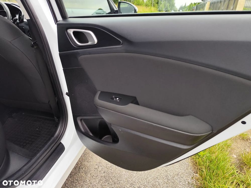 Kia Ceed 1.4 T-GDI M - 17