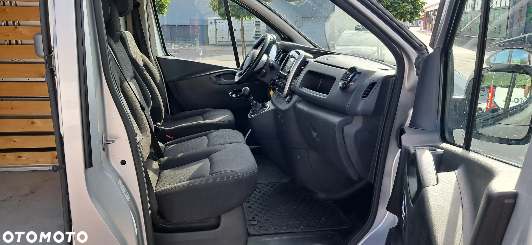Opel VIVARO - 8