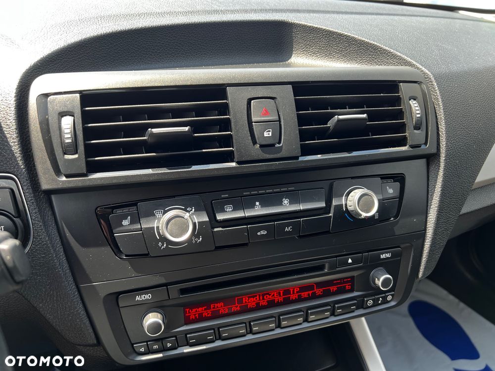 BMW Seria 1 116i - 24