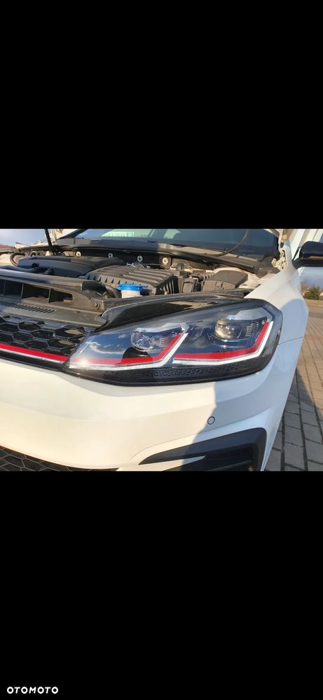 Volkswagen Golf - 9