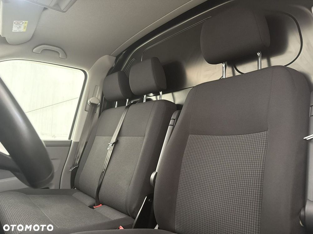 Volkswagen Transporter - 12