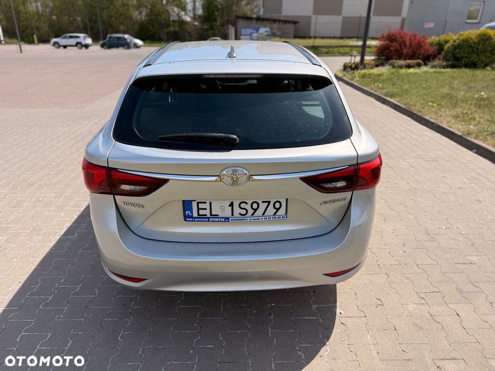 Toyota Avensis 1.8 Premium - 11
