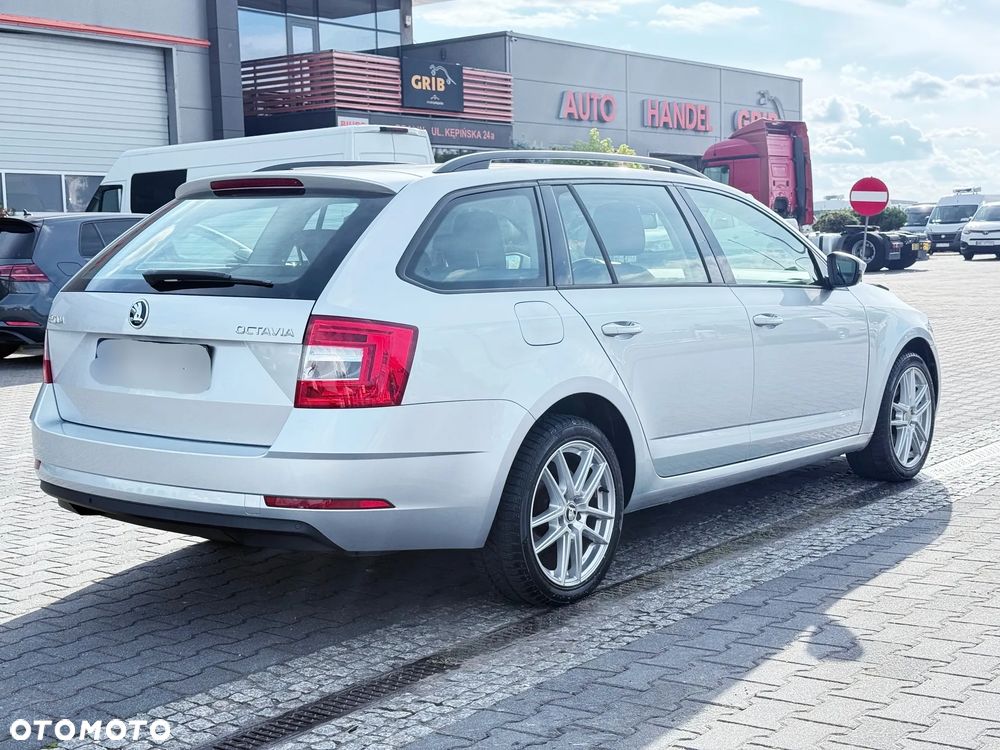 Skoda Octavia 2.0 TDI Ambition DSG - 5