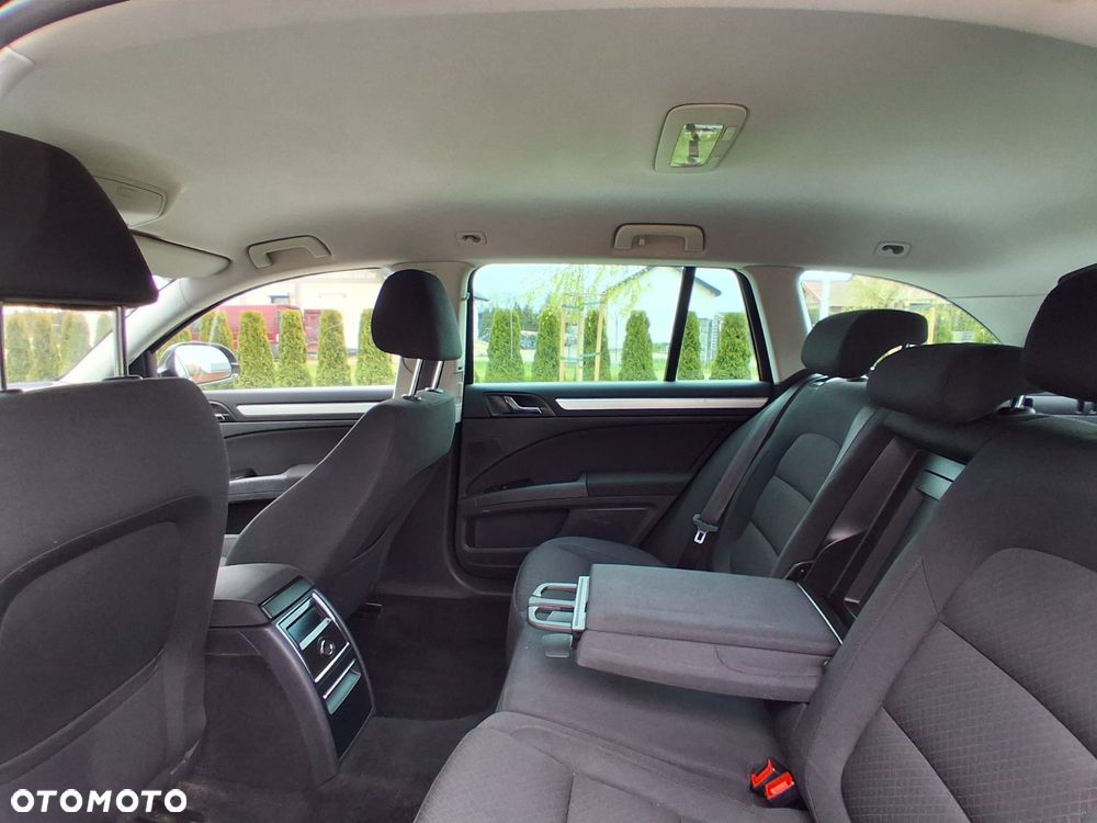 Skoda Superb 2.0 TDI DSG Elegance - 28