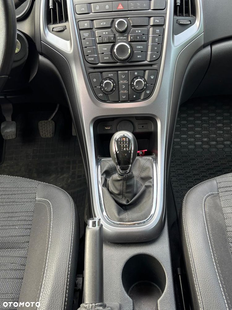 Opel Astra 1.4 T EU6 - 10