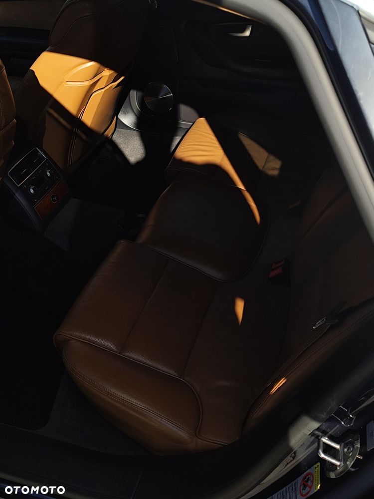 Audi A8 - 7