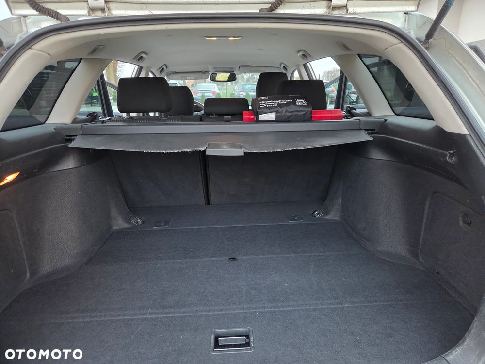 Toyota Avensis 1.8 VVT-i Edition - 11