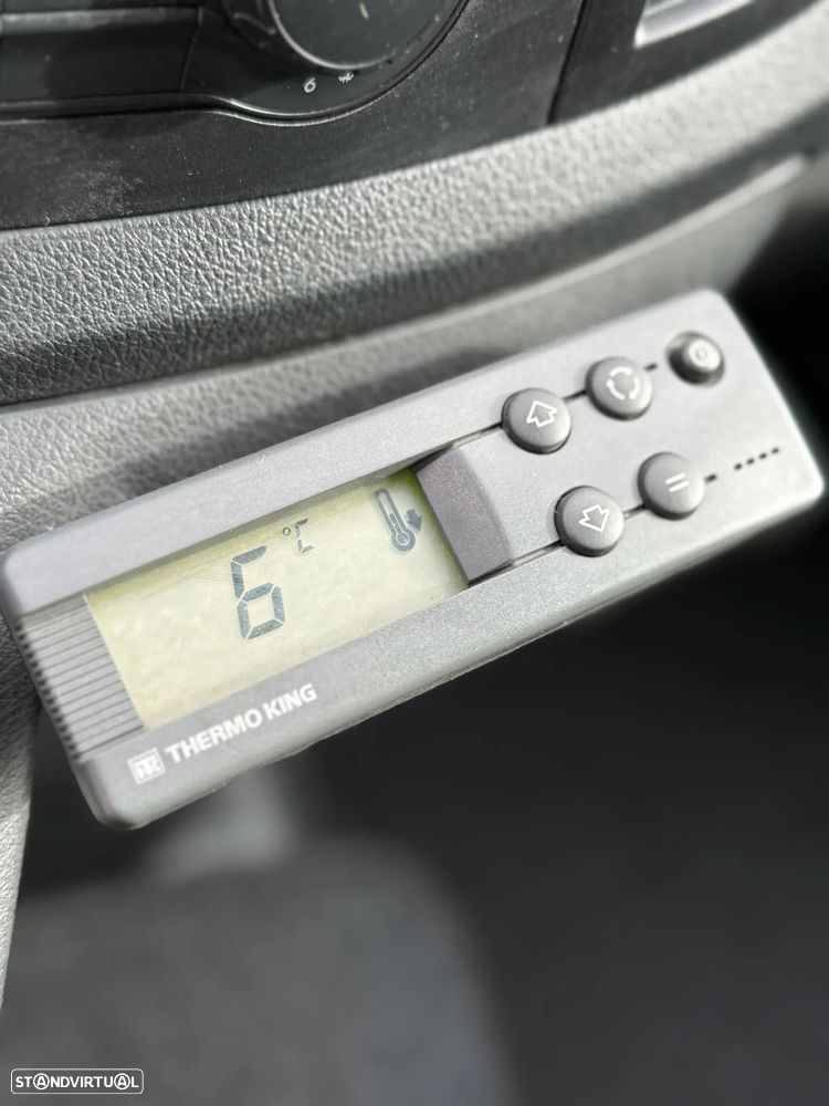 Mercedes-Benz VITO 114 CDI LONGA C/ MOTOR DE FRIO E CAIXA ISOTÉRMICA - 13
