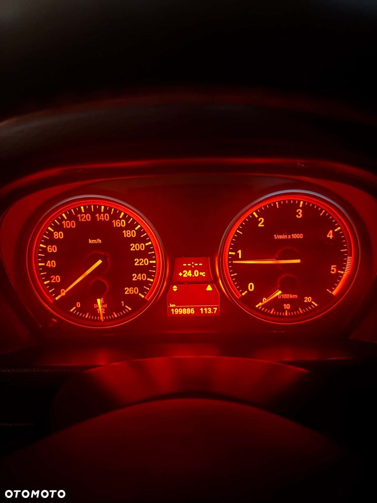 BMW X1 xDrive18d xLine - 11