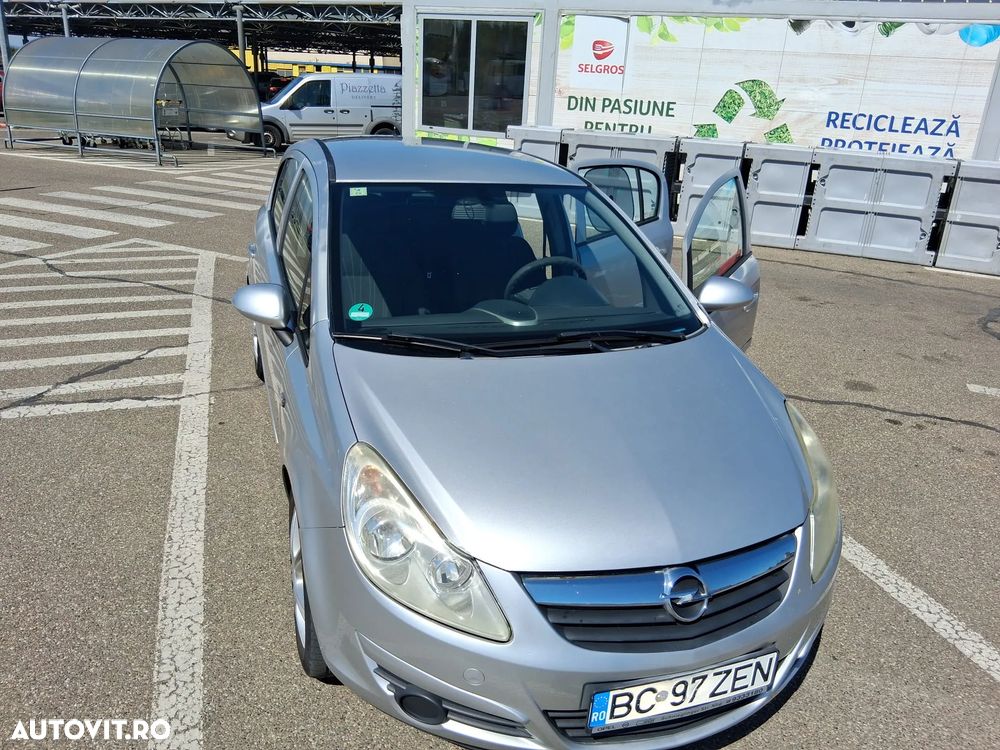 Opel Corsa 1.2i Essentia - 2