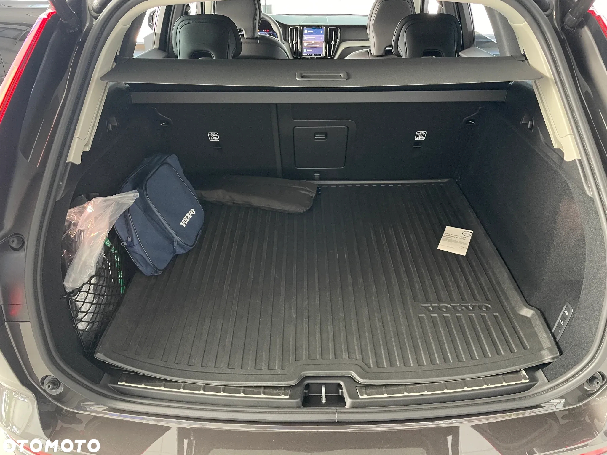 Volvo XC 60 T8 Plug-In Hybrid AWD Ultra Bright - 12