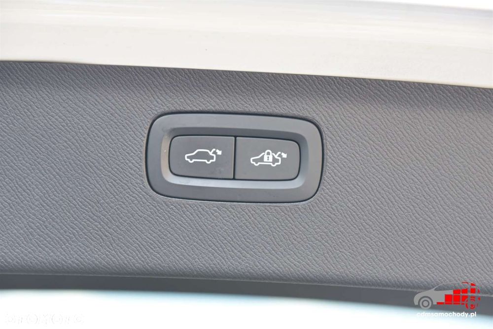Volvo XC 90 - 21