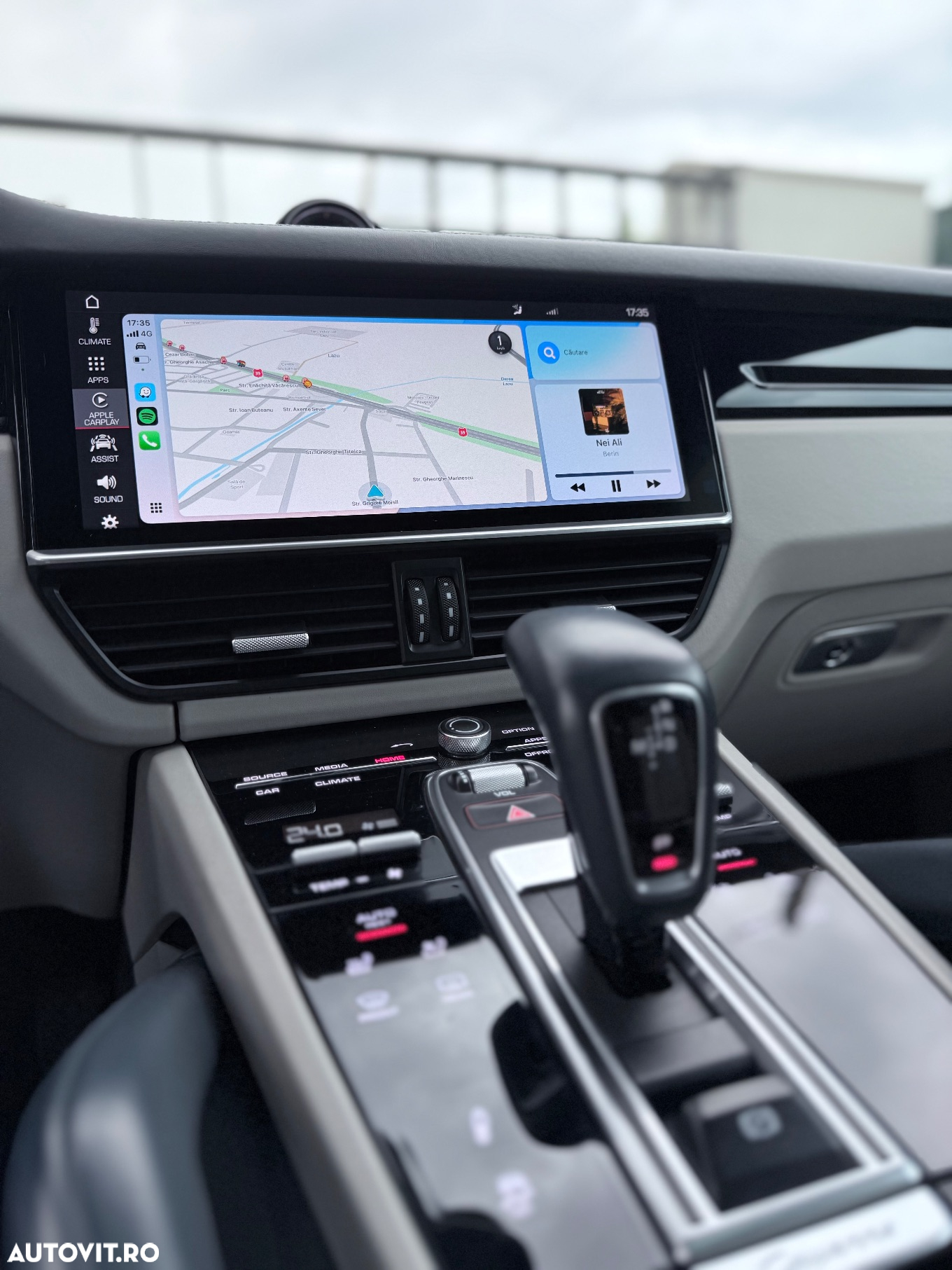 Porsche Cayenne Standard - 34