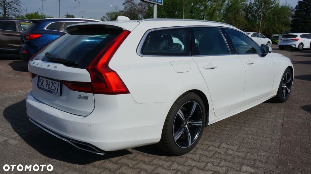 Volvo V90 D4 R-Design - 13