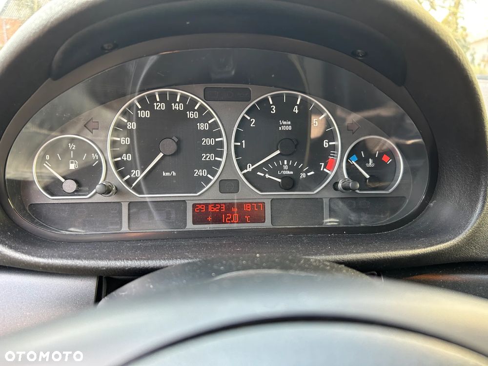 BMW Seria 3 318i - 7