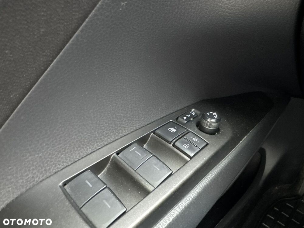 Toyota Camry - 21