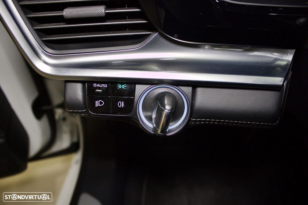 Porsche Panamera 4 E-Hybrid - 34