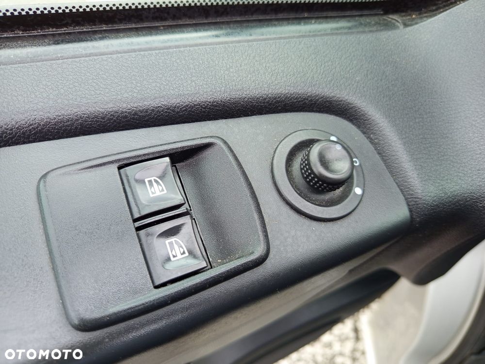 Renault TRAFIC - 25