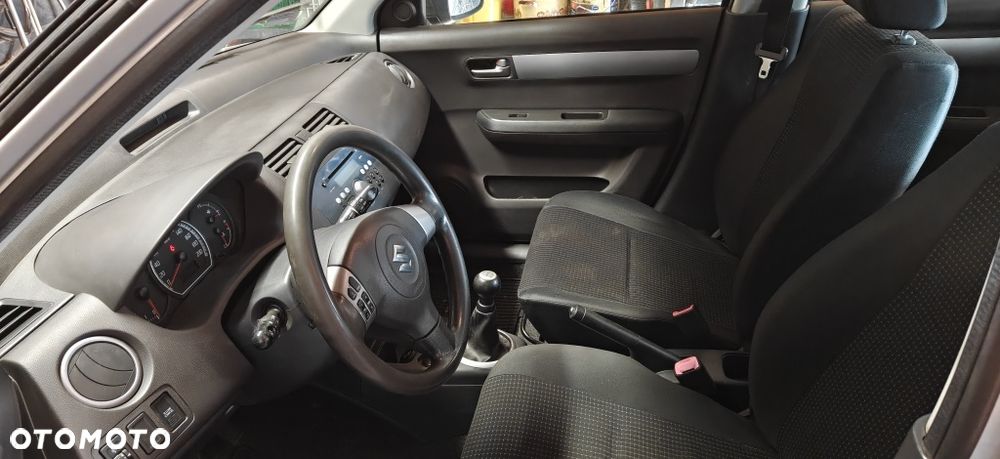 Suzuki Swift - 5