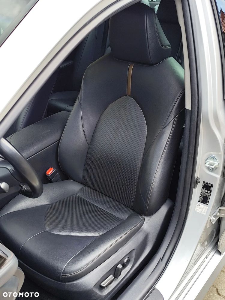 Toyota Camry 2.5 Hybrid Executive CVT - 10