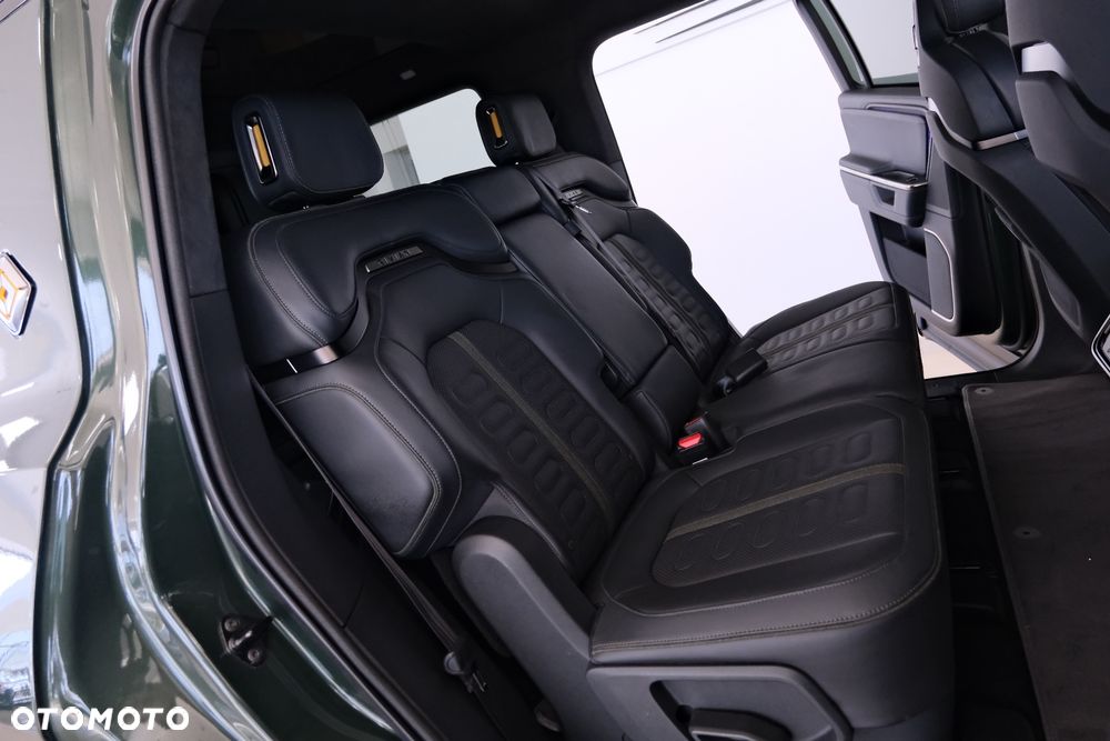 Rivian R1S - 35