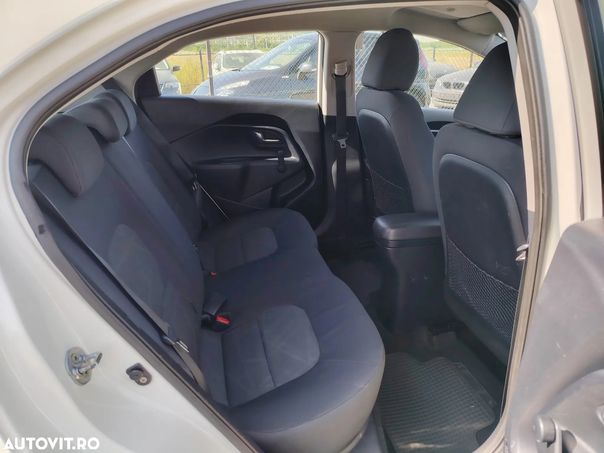Kia Rio 1.2 Attract - 10