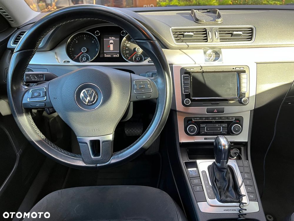 Volkswagen Passat 2.0 TDI DPF DSG 4Motion Highline - 12