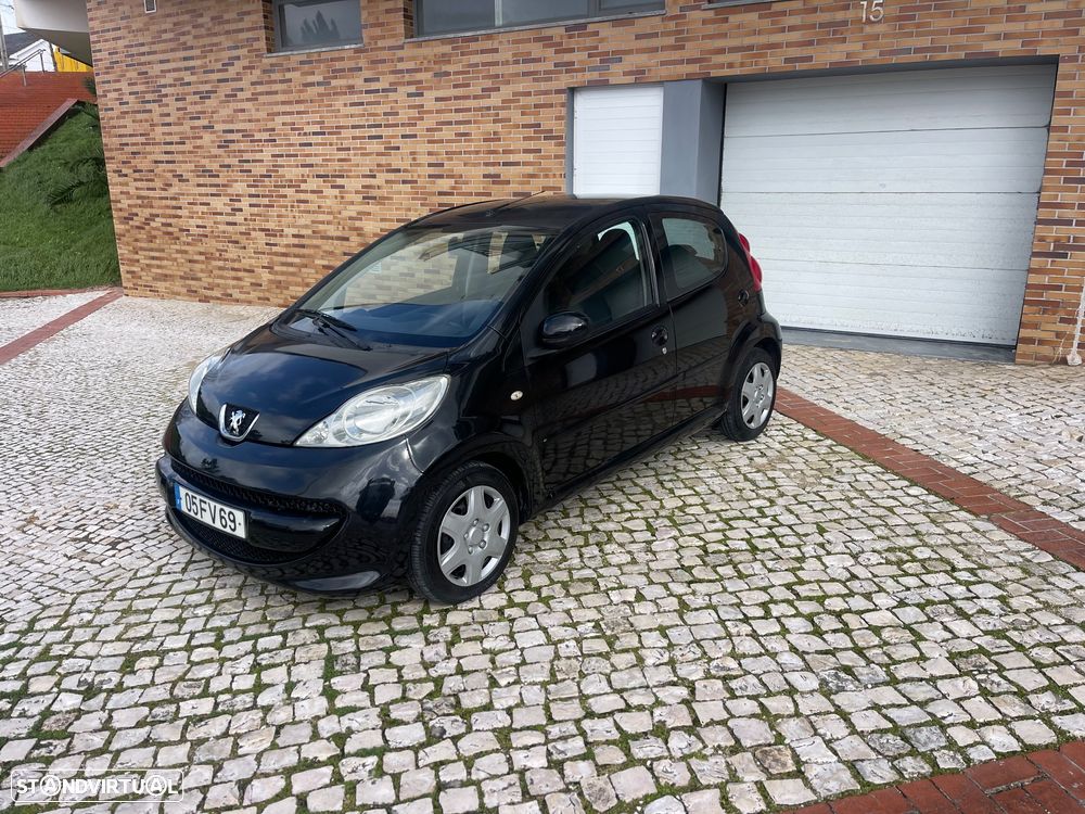 Peugeot 107 1.0 Trendy - 1