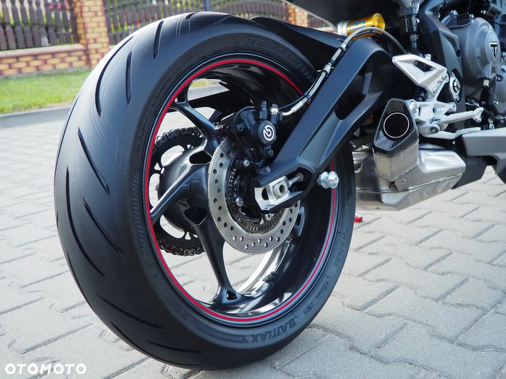 Triumph Street Triple - 23