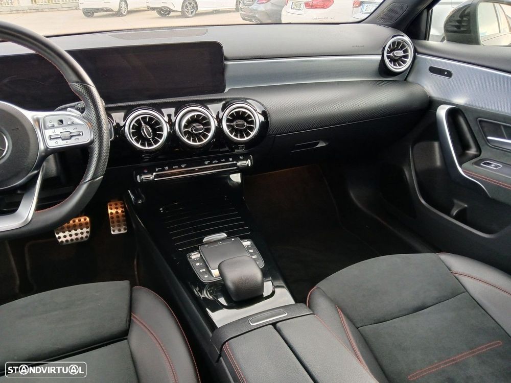 Mercedes-Benz A 250 e 8G-DCT AMG Line - 15