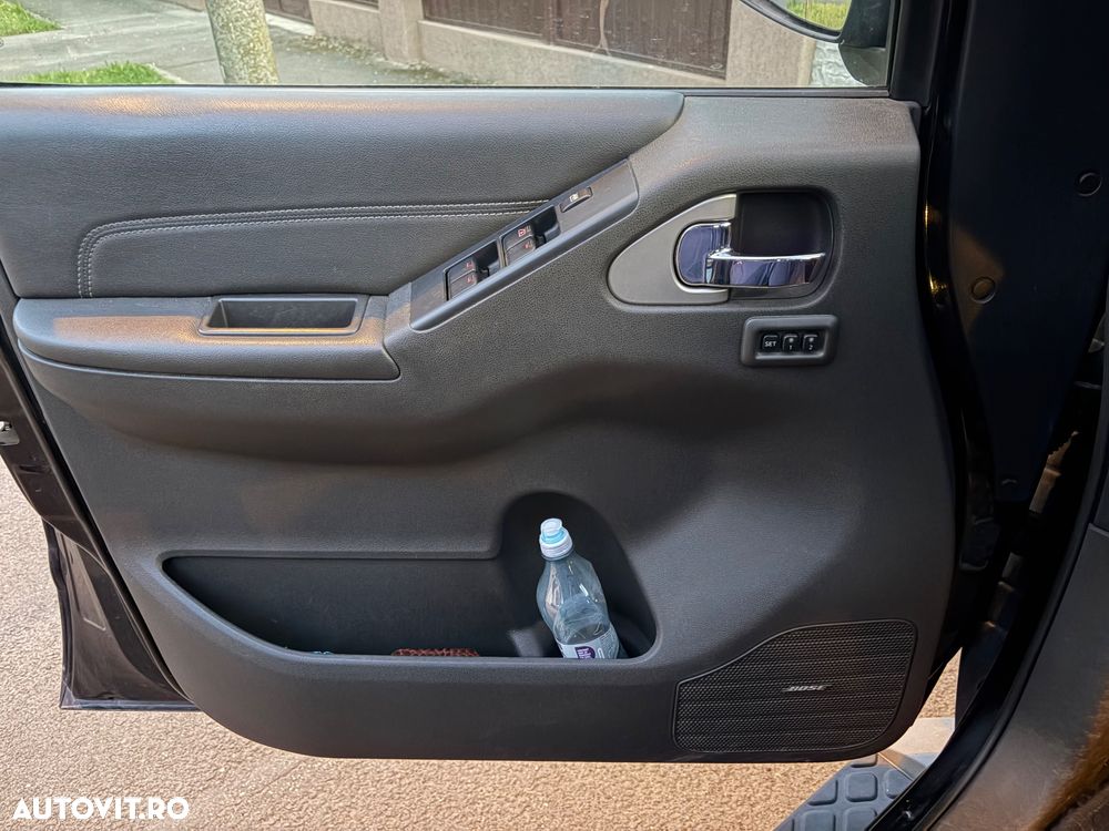 Nissan Pathfinder - 12