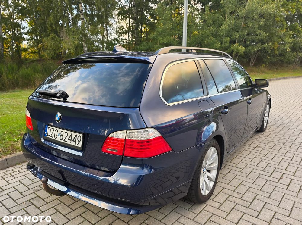 BMW Seria 5 525d Touring - 6