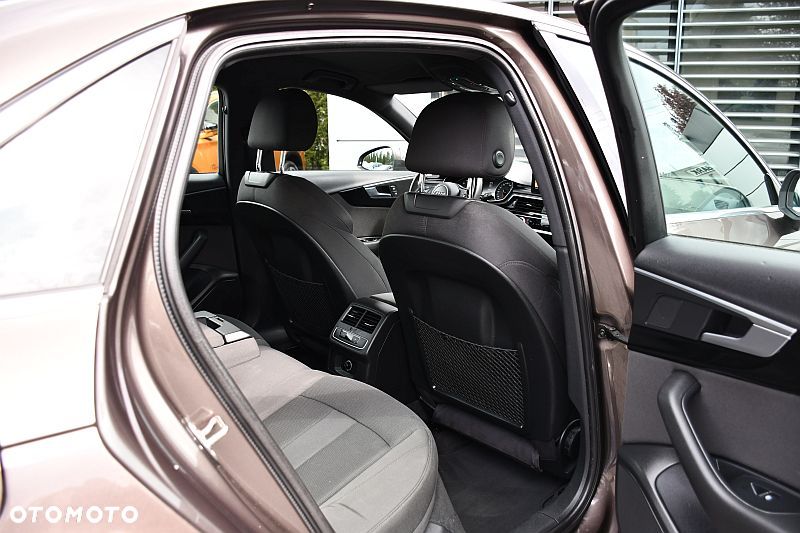 Audi A4 Limousine 1.4 TFSI Sport - 21