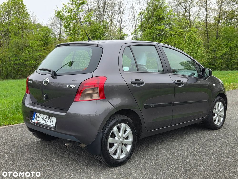 Toyota Yaris 1.3 Terra - 4