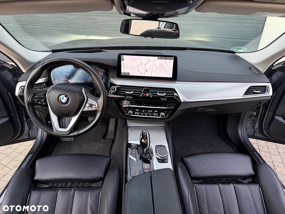 BMW Seria 5 520d Luxury Line sport - 35