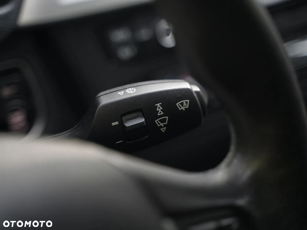BMW Seria 3 318d - 10
