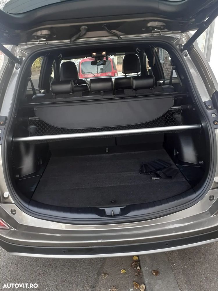 Toyota RAV4 2.0 D-4D 2WD Luxury - 9