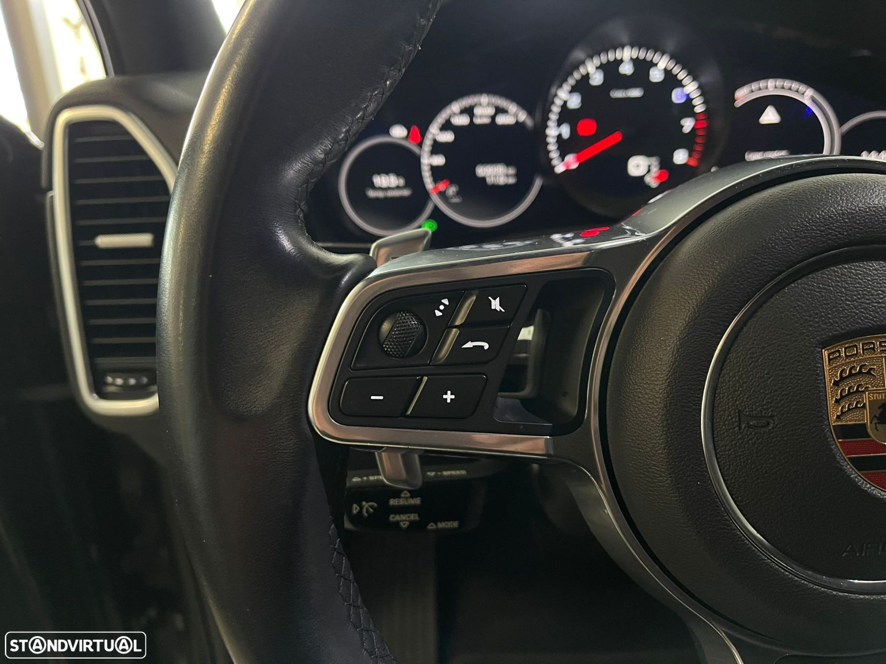 Porsche Cayenne Platinum Edition - 17