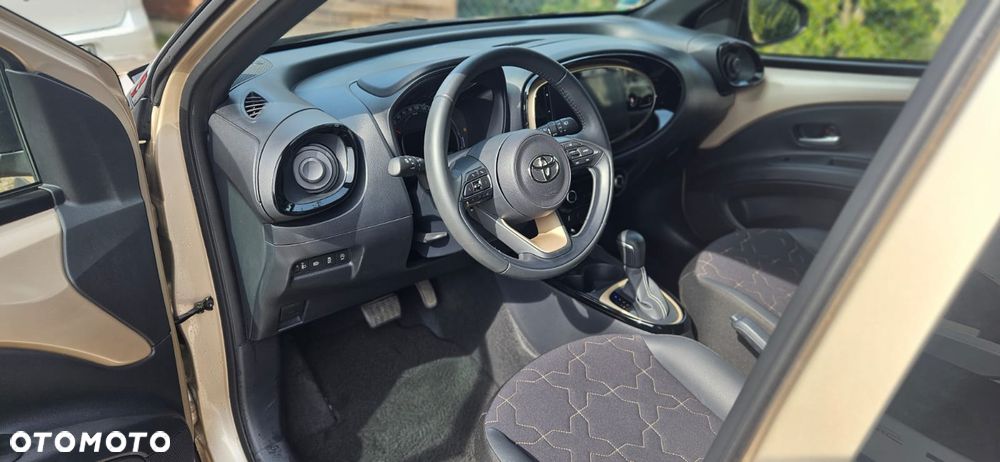 Toyota Aygo X 1.0 VVT-i Executive CVT - 14