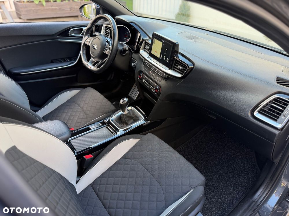 Kia Ceed 1.4 T-GDI OPF GT Line - 35