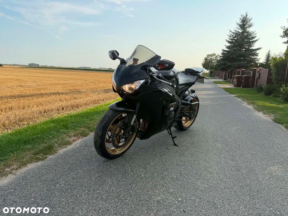 Honda CBR - 1