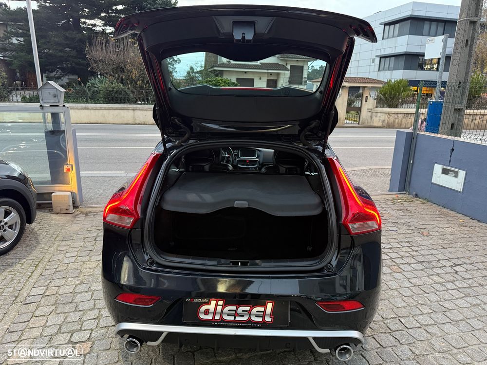 Volvo V40 D2 R Design - 14