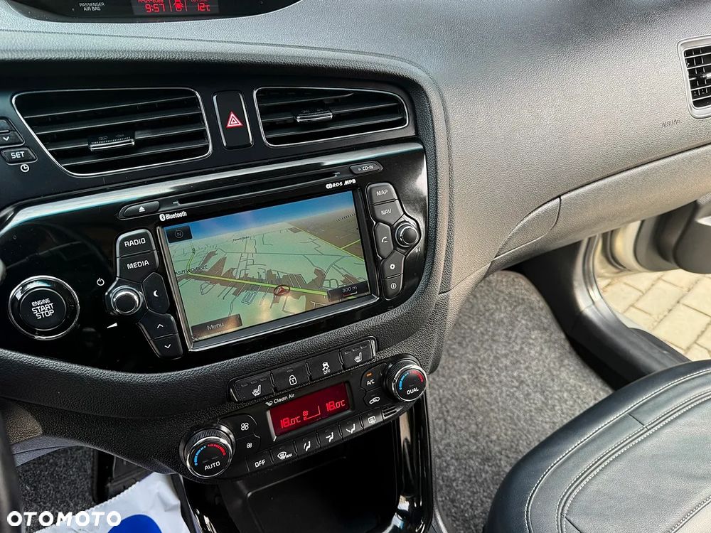 Kia Ceed 1.6 GDI Platinum Edition - 32