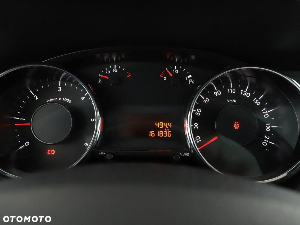 Peugeot 5008 1.6 BlueHDi Style 7os - 23